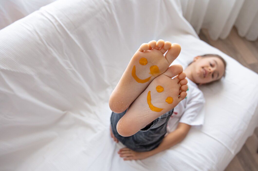 Jak sandały dla dzieci mogą wpływać na prawidłowy rozwój ich stóp?