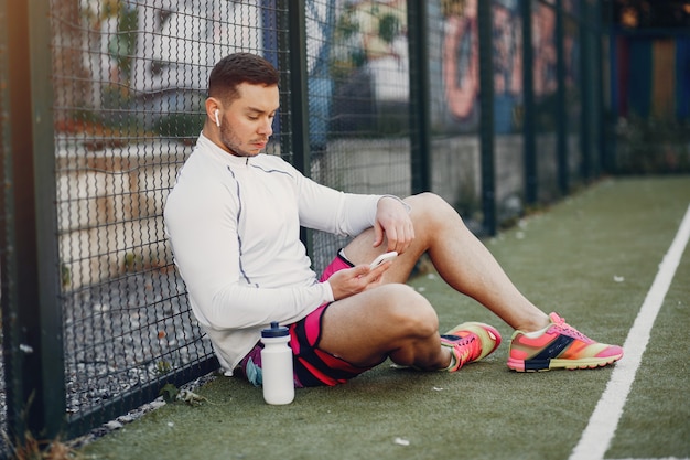 Jak wybrać odpowiednią ortezę na staw kolanowy dla sportowców?